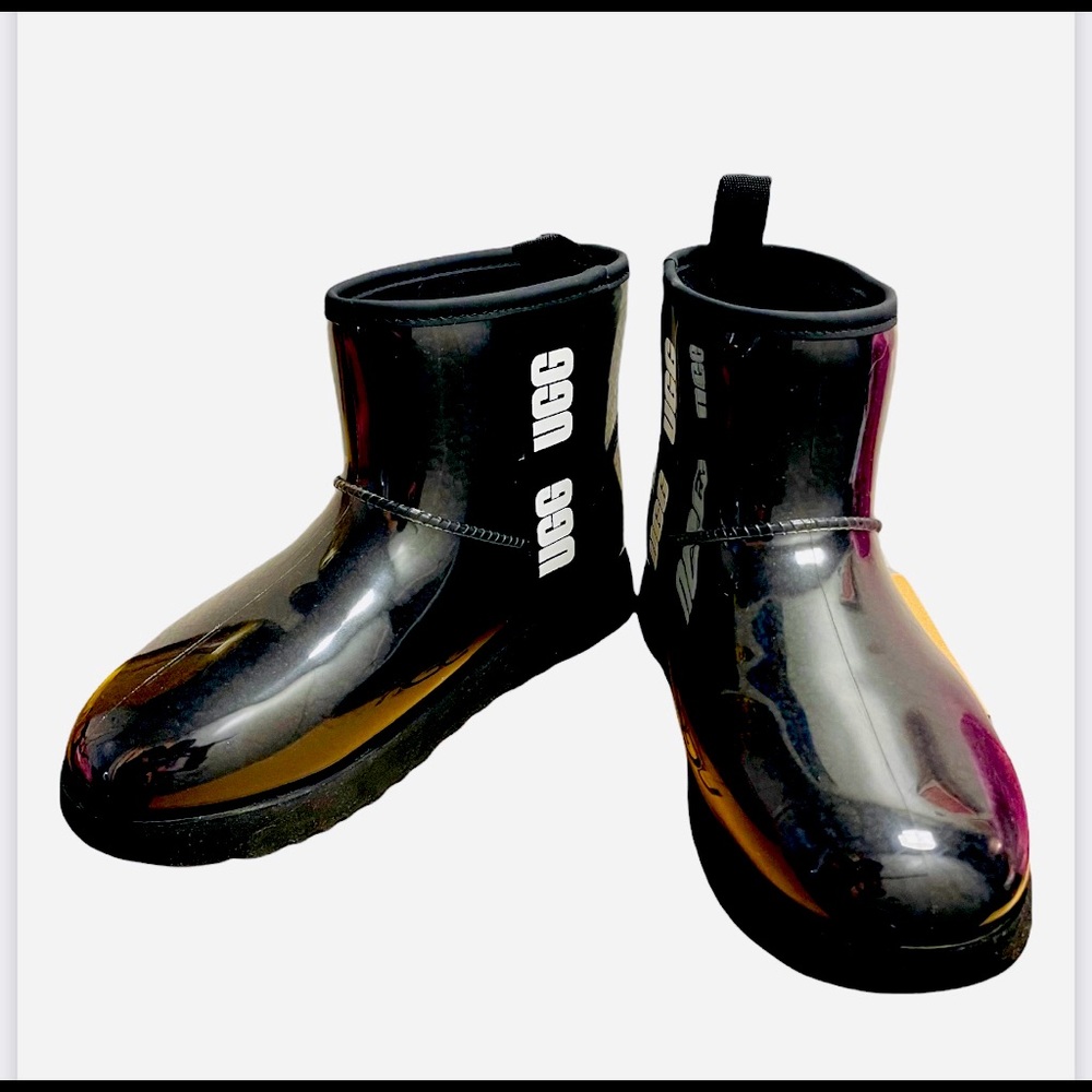 💜sold💜Classic clear uggs size 9 M black UGG